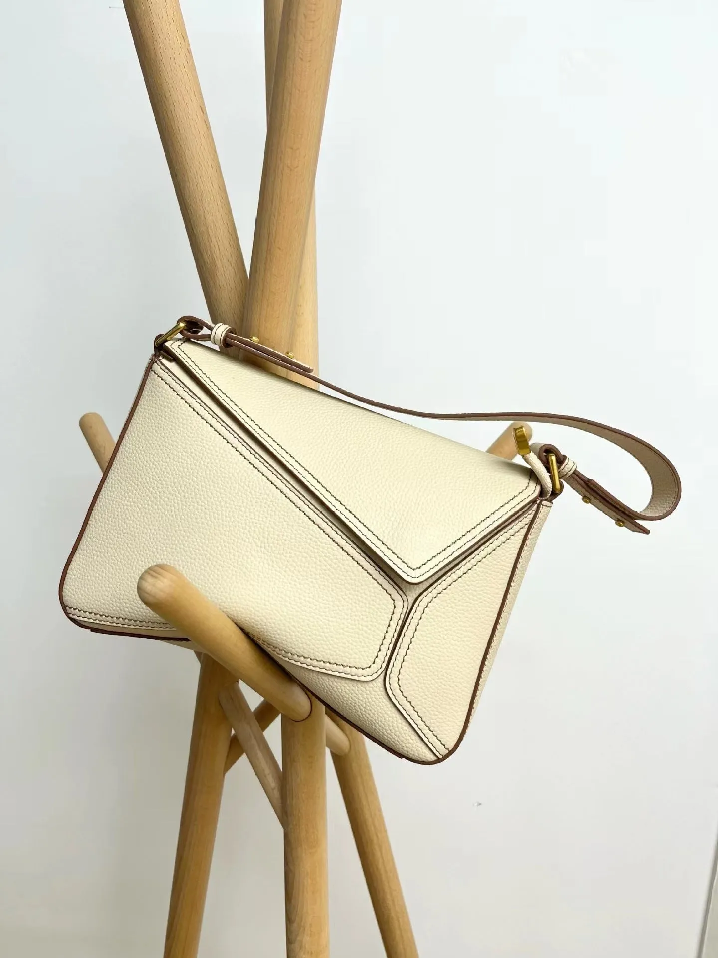 Lucia Una Shoulder/Crossbody Bag