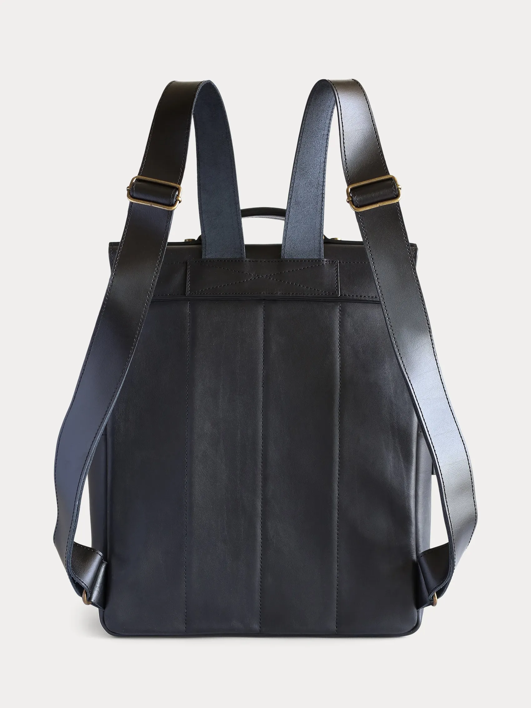 New York. Black Leather Backpack.