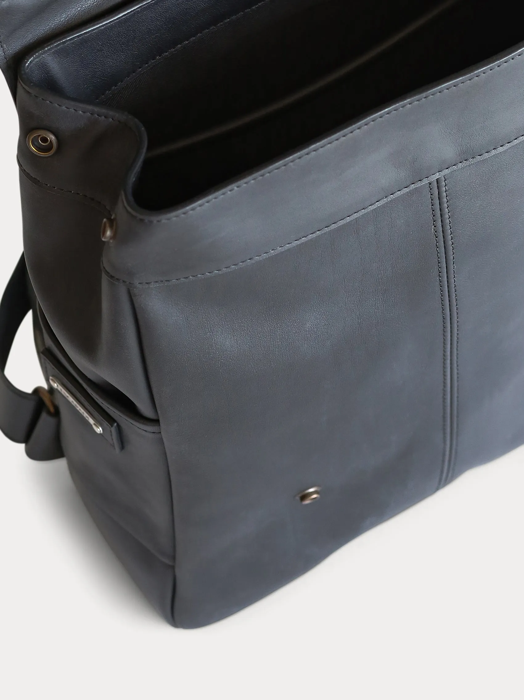 New York. Black Leather Backpack.