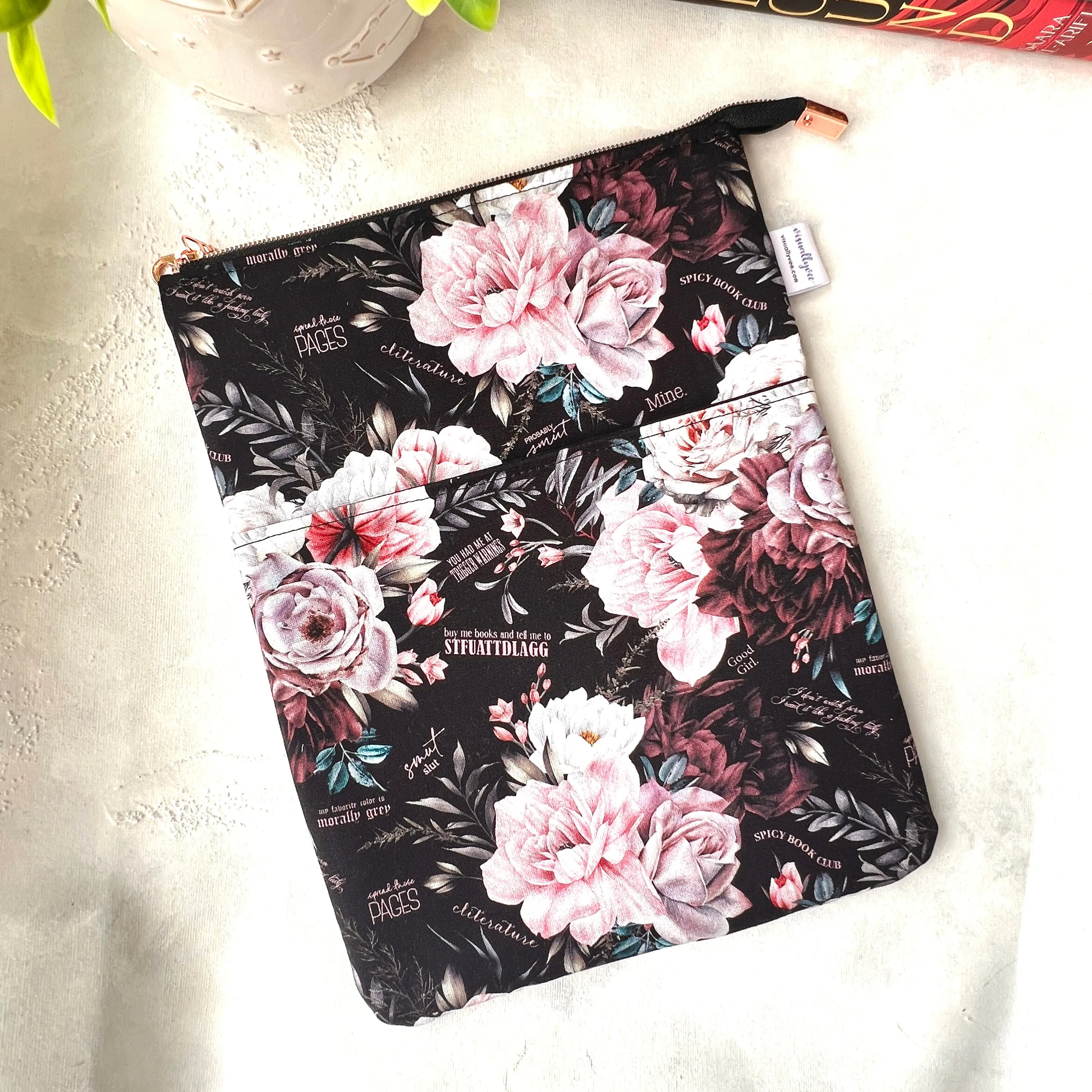Spicy Book Club - Zippered Book Sleeve