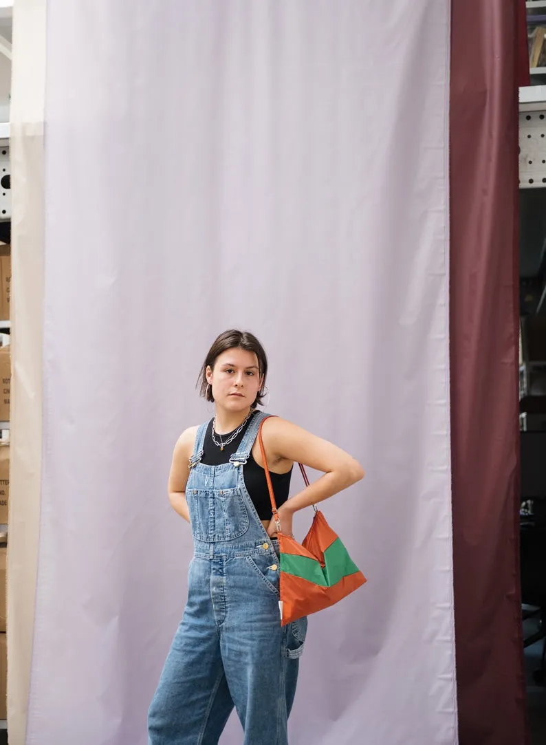 The New Pouch Game & Wena Large